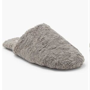 NEW Abound Drew Faux Fur Scuff Slipper in grey